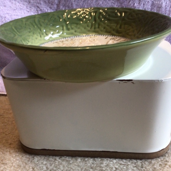 Celtic Pattern Bowl "Our Family Tree is Full of Nuts" 7.5” Grassland Road - Picture 3 of 3